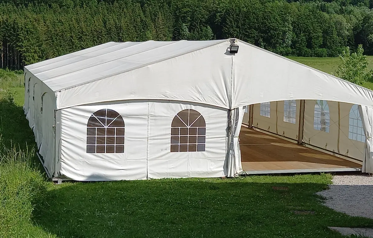 location : Chapiteau traditionnel