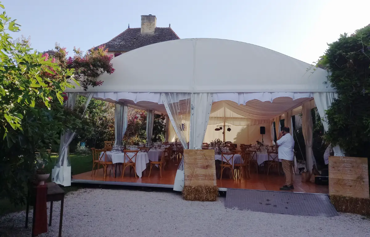 location : Tente arquée